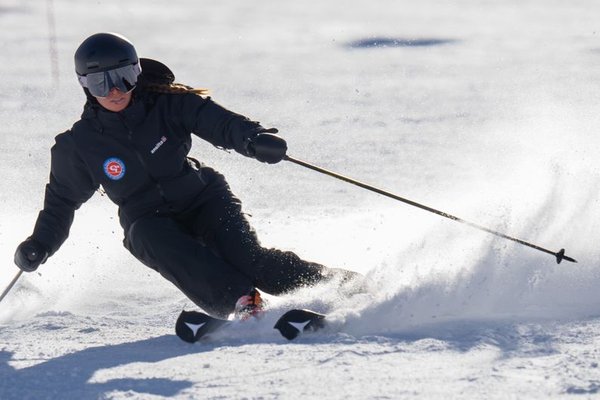 parallel skiing technique